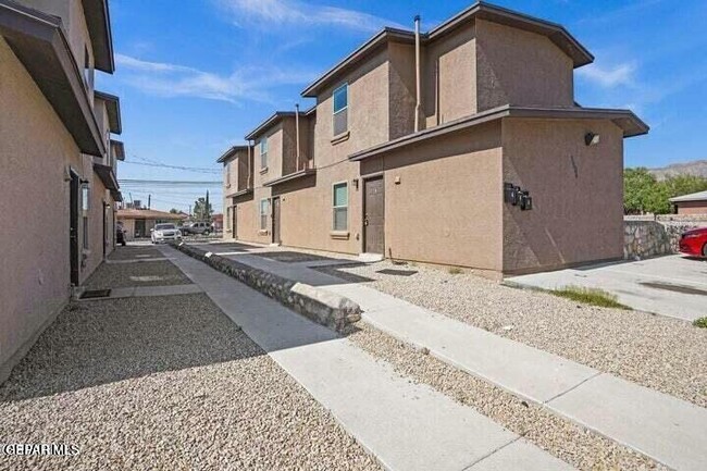 3906 Lincoln Ave in El Paso, TX - Foto de edificio - Building Photo