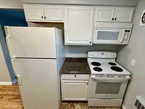 2739 Lafeuille Ave in Cincinnati, OH - Building Photo - Building Photo