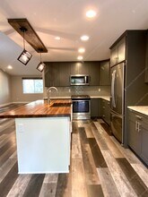19943 Cliffrose Dr in Bend, OR - Building Photo - Building Photo