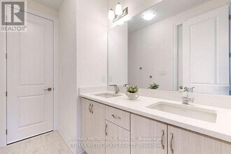 100 Ballantyne Blvd in Vaughan, ON - Building Photo - Building Photo