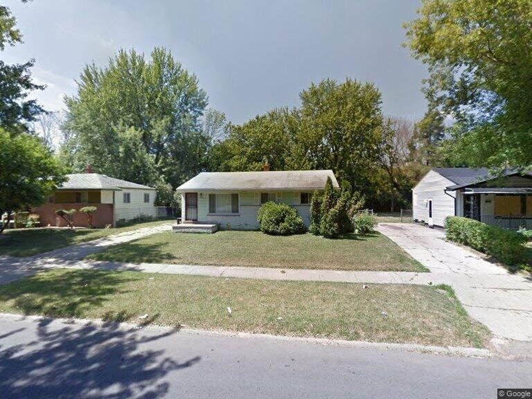 6069 Natchez Dr in Mount Morris, MI - Building Photo