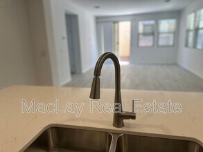 3809 N 100th Dr in Avondale, AZ - Building Photo - Building Photo