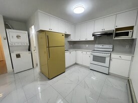 6629 Colborne Ave in Burnaby, BC - Building Photo