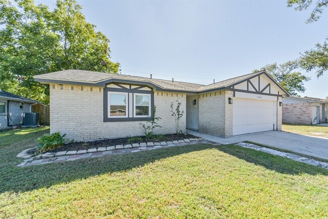 10826 Thorncliff Dr in Humble, TX - Building Photo - Building Photo