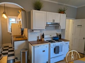 82 Gladstone St, Unit 2 in Boston, MA - Building Photo - Building Photo