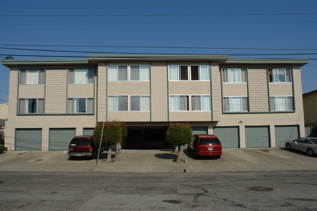 131 Santa Maria Ave in San Bruno, CA - Building Photo - Building Photo