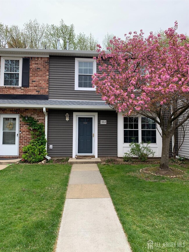 353 Constitution Cir in North Brunswick, NJ - Building Photo - Building Photo
