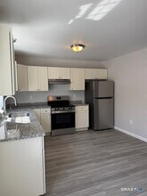 550 High St in Naugatuck, CT - Building Photo - Building Photo