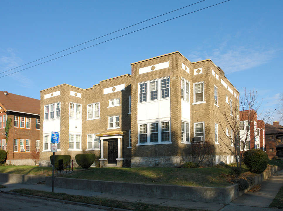 1676 Oak St in Columbus, OH - Foto de edificio