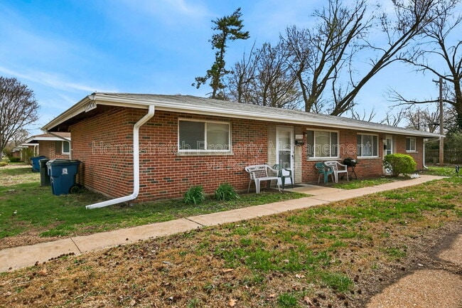 11276 Liana Ln in St. Ann, MO - Building Photo - Building Photo