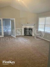 175 Planters Walk in Locust Grove, GA - Building Photo - Building Photo