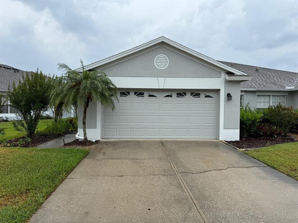 2929 Tanglewylde Dr in Land O Lakes, FL - Building Photo