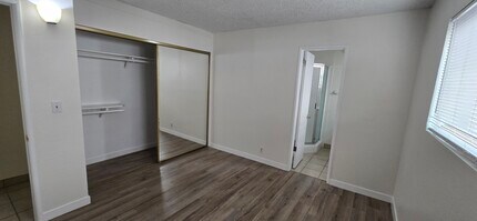 1915 Dufour Ave, Unit 1915 Dufour Apt A in Redondo Beach, CA - Foto de edificio - Building Photo