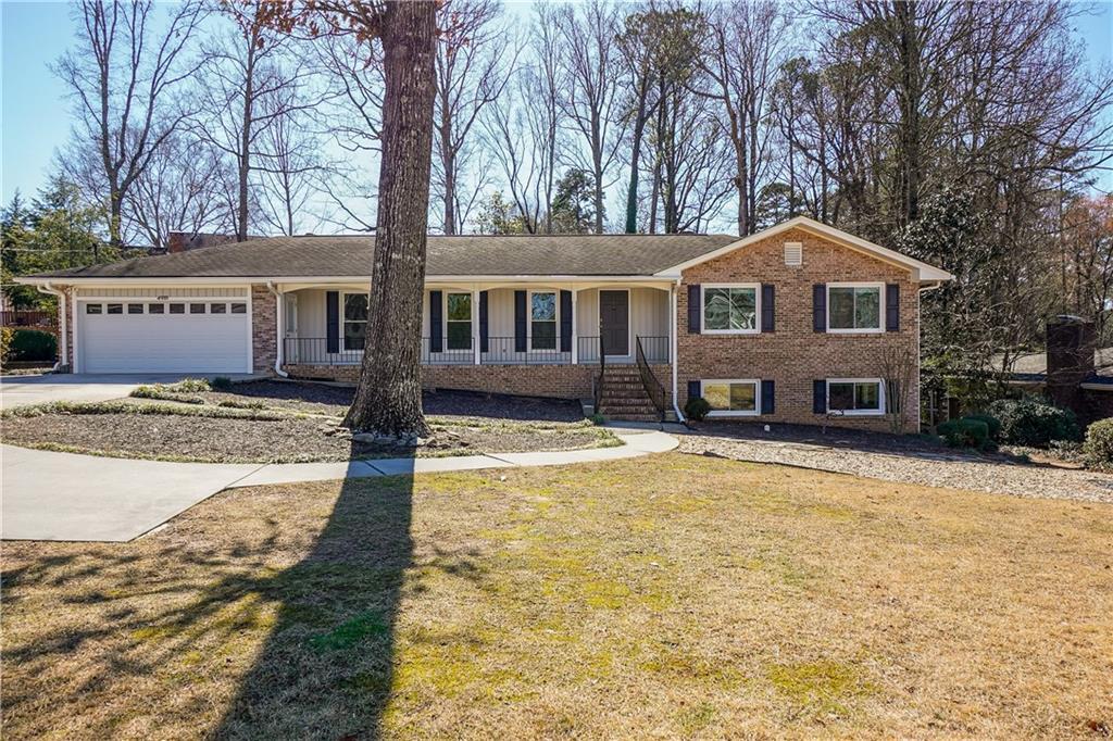 4981 Hidden Branches Dr in Dunwoody, GA - Building Photo