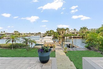 6611 Surfside Blvd in Apollo Beach, FL - Building Photo - Building Photo