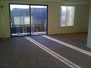 6001 Arlington Blvd, Unit 520 in Falls Church, VA - Building Photo - Building Photo