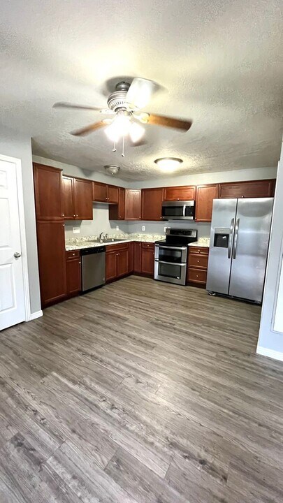 8042 Copperfield Pl in Magna, UT - Building Photo