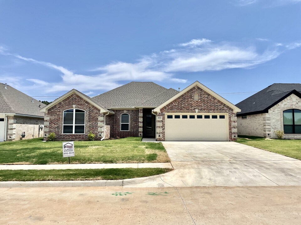 5005 Cy Young Dr in Wichita Falls, TX - Building Photo