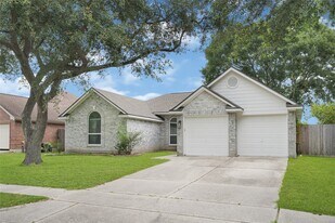 16111 Blue Mesa Ridge Dr in Friendswood, TX - Building Photo