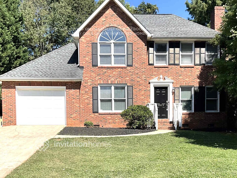 1811 Southridge Dr in Belmont, NC - Building Photo