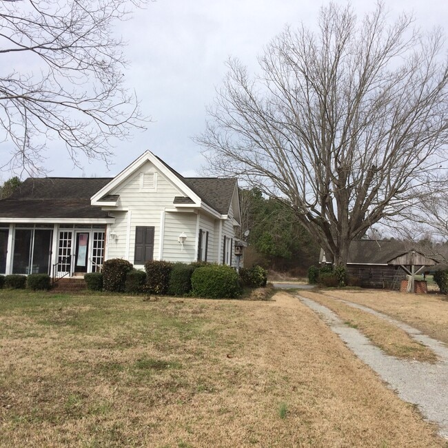 1634 Porterville School Rd in Clarkton, NC - Building Photo - Building Photo