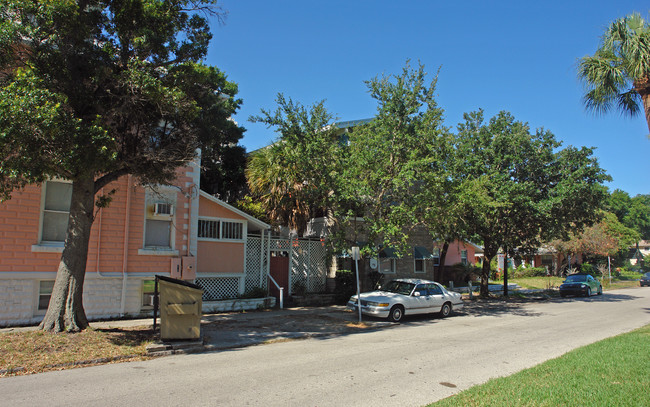 276 7th Ave NE in St. Petersburg, FL - Building Photo - Building Photo