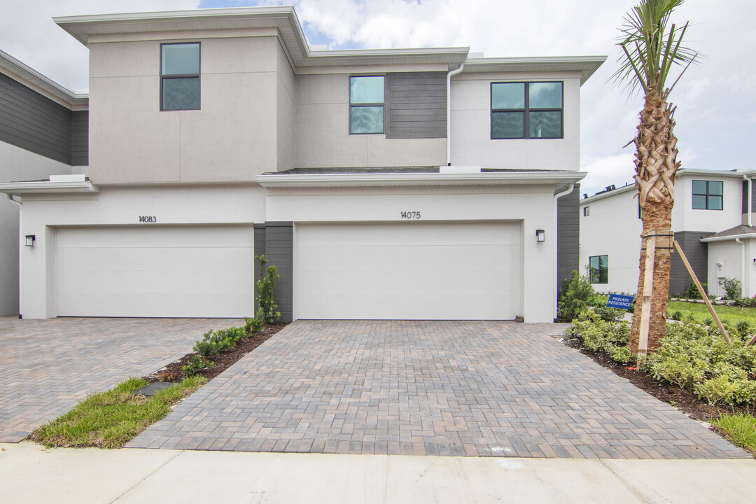 14075 Thorens Dr in Port St. Lucie, FL - Building Photo