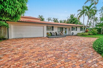 8110 W Lake Dr in West Palm Beach, FL - Building Photo - Building Photo