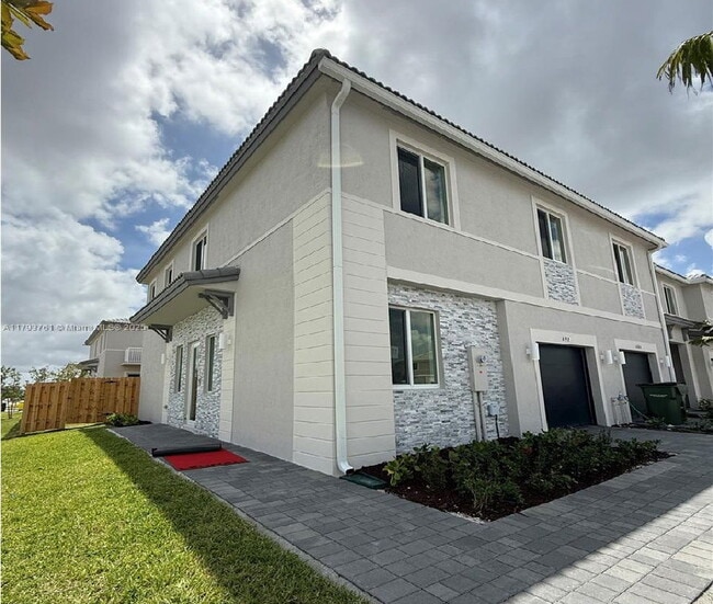 property at 620 SE 13th Ct