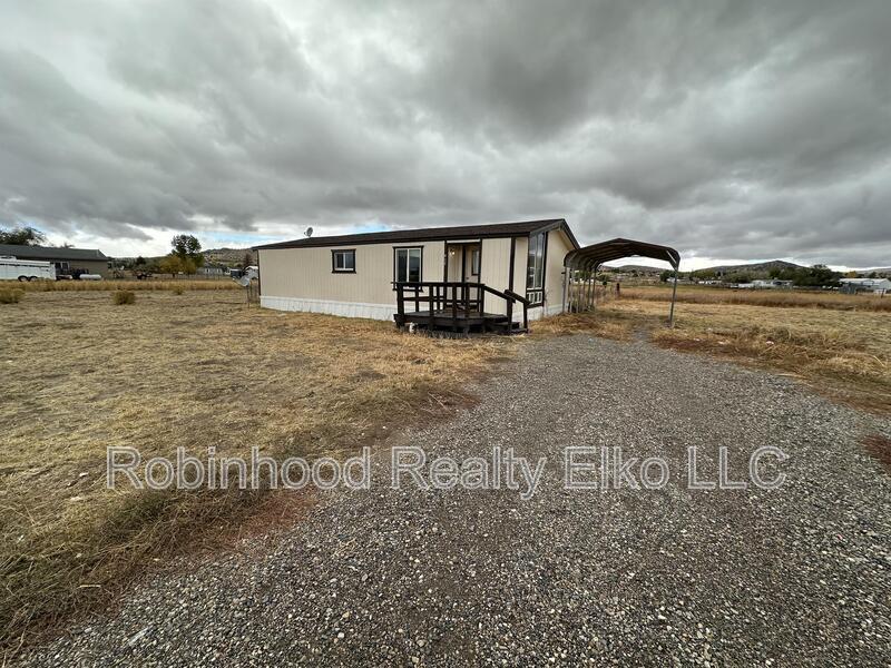 417 Brent Ln in Spring Creek, NV - Building Photo