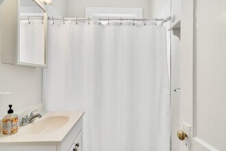 1625 Commonwealth Ave, Unit 22 in Boston, MA - Building Photo - Building Photo