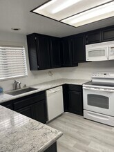 2125 Ohio Ave, Unit A in Signal Hill, CA - Foto de edificio - Building Photo