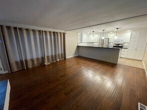 711 NE 7th Ave in Oak Harbor, WA - Building Photo - Building Photo