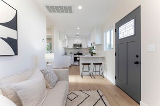 8881 Morehart Ave in Sun Valley, CA - Building Photo - Building Photo