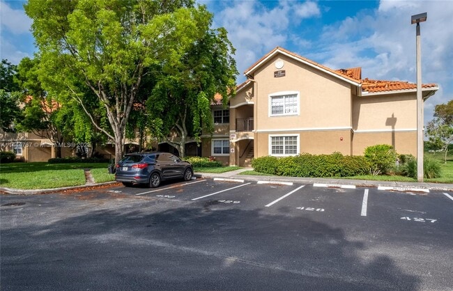 230 SW 117th Ter, Unit LIKE NEW CONDO in Pembroke Pines, FL - Building Photo - Building Photo