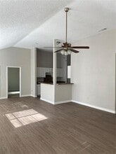 6737 Mattney Cir in Dallas, TX - Building Photo - Building Photo