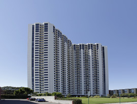 Pacific Park Plaza in Emeryville, CA - Building Photo