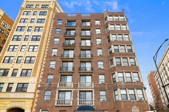 3330 N Lake Shore Dr