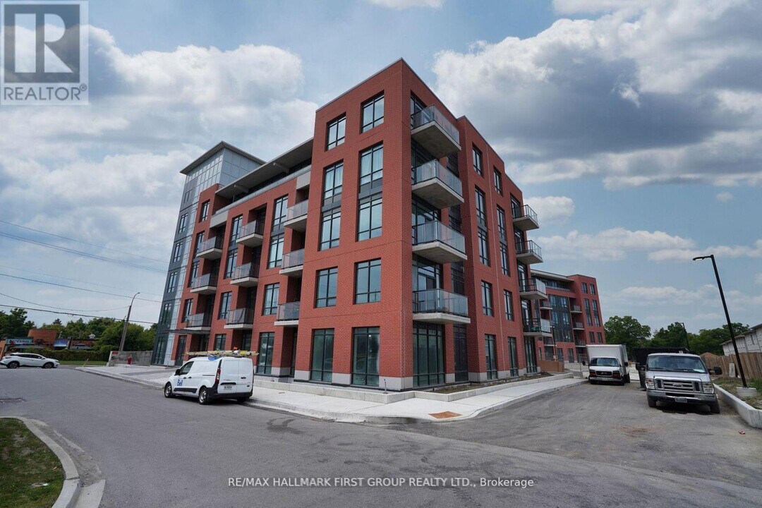 1010-1010 Dundas St E in Whitby, ON - Building Photo