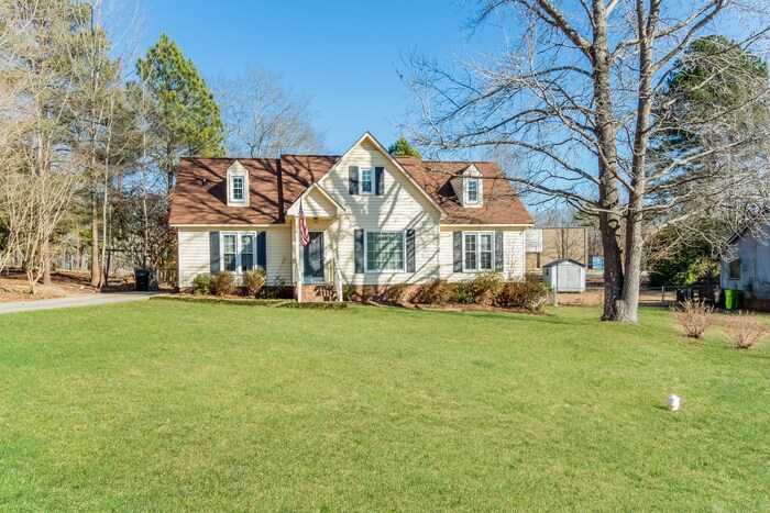 10 Market Hall Ct in Irmo, SC - Building Photo