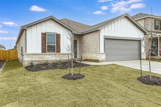 144 Janice Rd in Taylor, TX - Building Photo - Building Photo