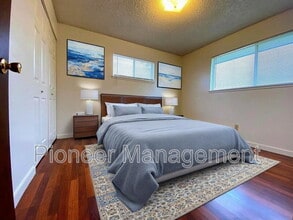 208 Hawthorne St in Sutherlin, OR - Building Photo - Building Photo
