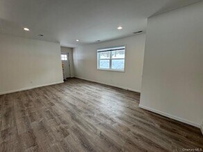 11 Alexandra Matthews Rd in Wallkill, NY - Building Photo - Building Photo