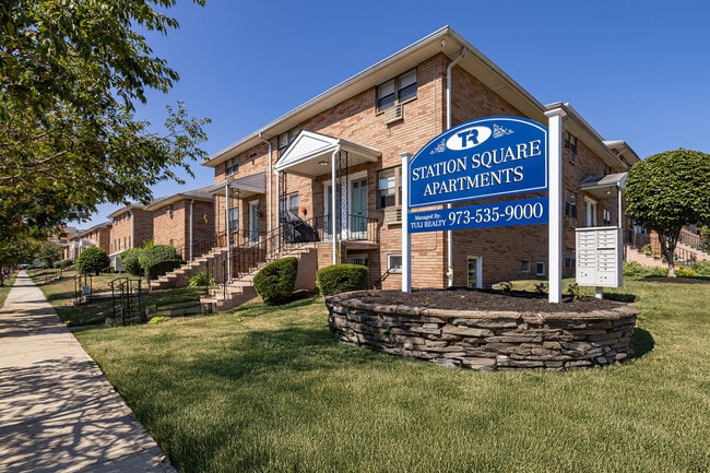 Station Square Apartments in East Rutherford, NJ - Building Photo - Building Photo