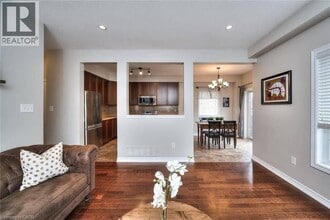 4646 Thomas Alton Blvd in Burlington, ON - Building Photo - Building Photo