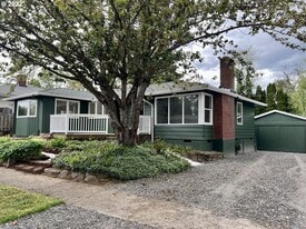 4789 SE Ada Ln in Milwaukie, OR - Building Photo