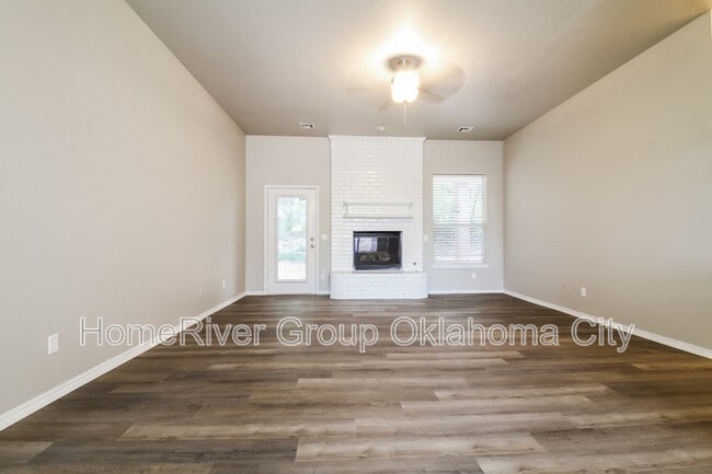 3905 Penny Dr in Midwest City, OK - Building Photo - Building Photo