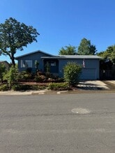 3777 Lake Forest Dr in Redding, CA - Building Photo - Building Photo