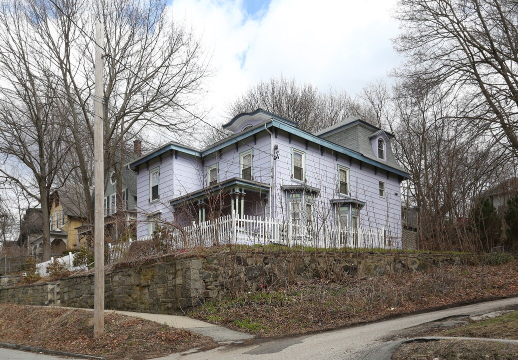 25 Boswell Ave in Norwich, CT - Foto de edificio