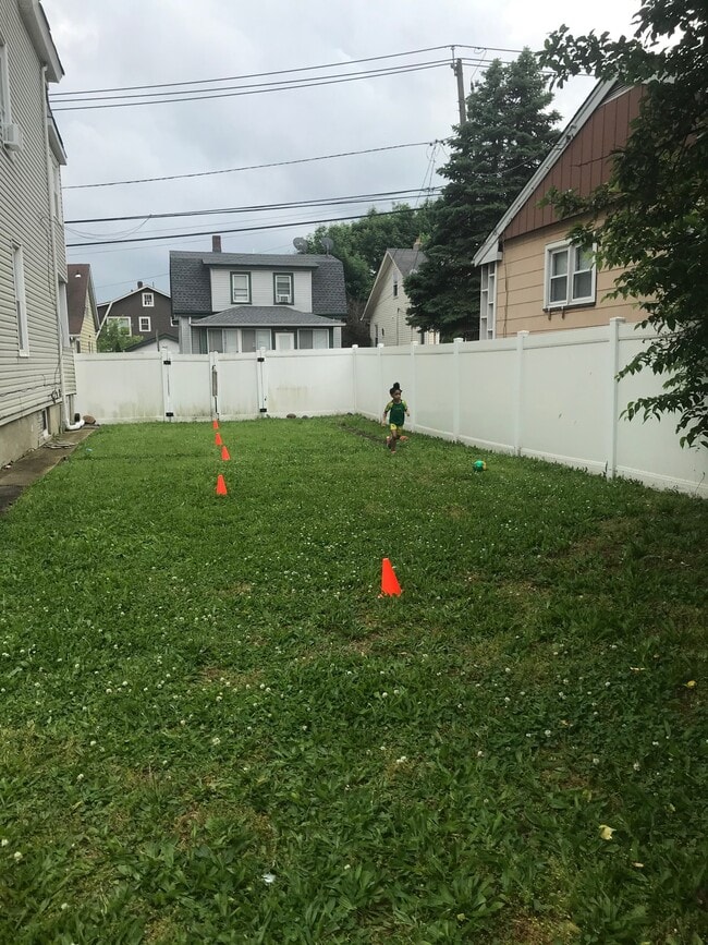 82 Planten Ave, Unit Floor 1 in Prospect Park, NJ - Building Photo - Building Photo